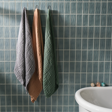 Load image into Gallery viewer, 6-Layer Medium Muslin Bath Towel